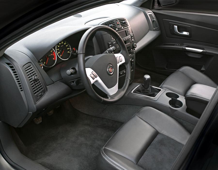  Cadillac CTS-V 2004 года  (фото 24 из 104)